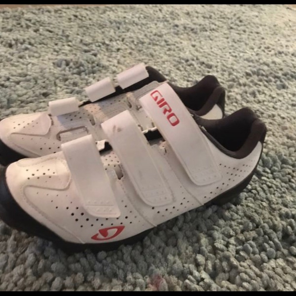 Women’s spin shoes